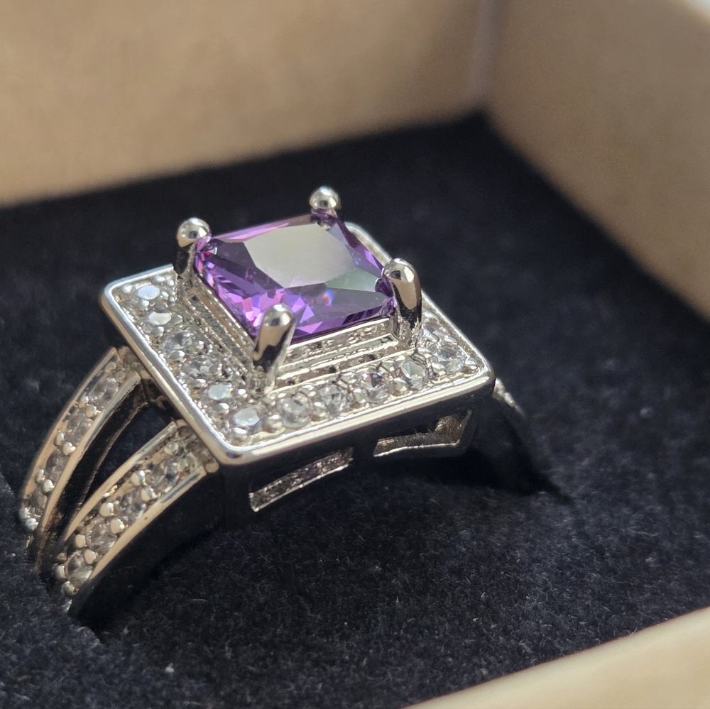 🎀Silver 925 and Purple Faux Gemstone Ring🎀 - Picture 8 of 9
